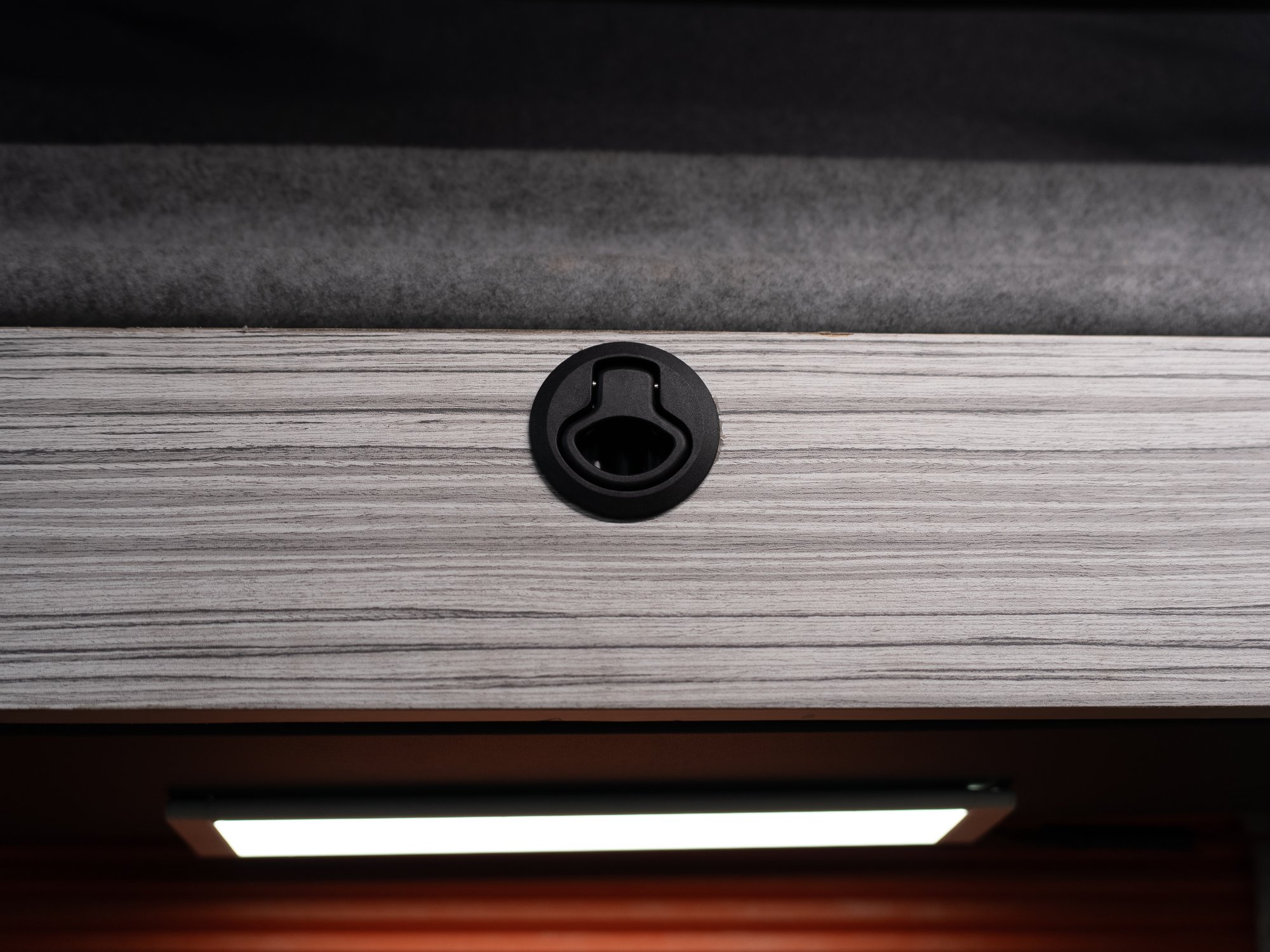 Aluminium Overhead Locker 5