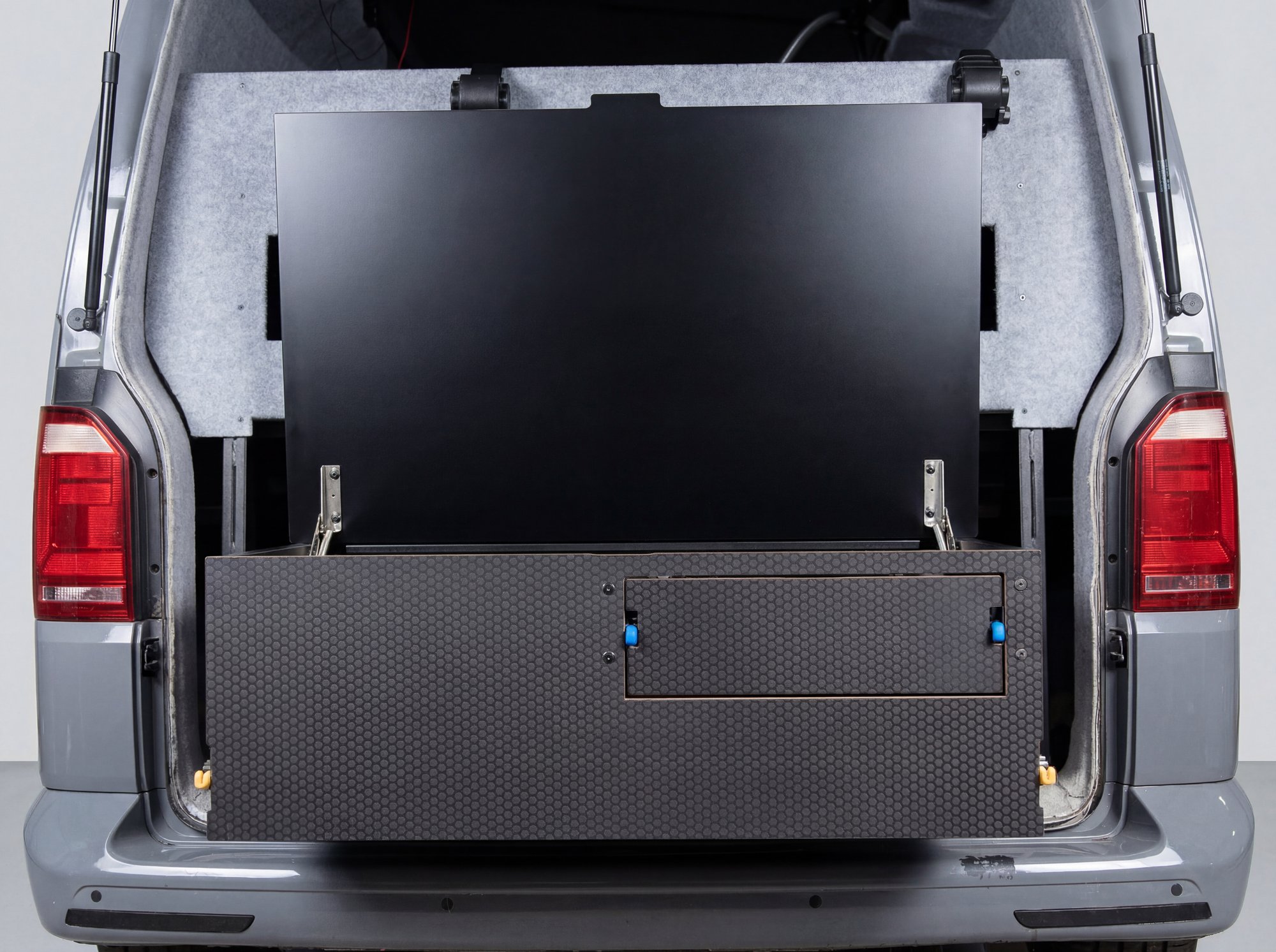 Rear Pull-Out Kitchen Pod 6